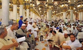 ضیافت افطار پس از ۲ سال در مسجدالنبی از سرگرفته می‌شود