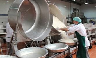 تهیه غذای ۸۶ هزار زایر ایرانی حج ۹۷ در یکی از مدرن ترین آشپزخانه های مکه