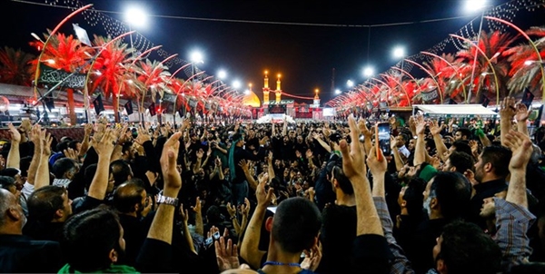 ایرانیان شب یلدا در بین‌الحرمین روضه برپا می‌کنند