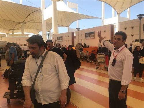 حضور زایران ایرانی در فرودگاه جده برای بازگشت به کشور